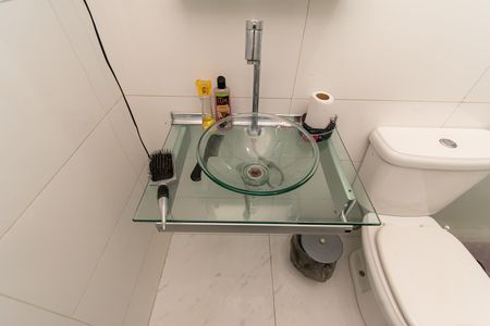 Casa à venda com 100m², 2 quartos e 2 vagasBanheiro da Suíte 2