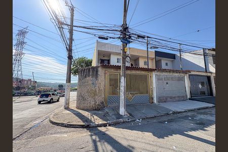 Casa à venda com 100m², 2 quartos e 2 vagasFachada