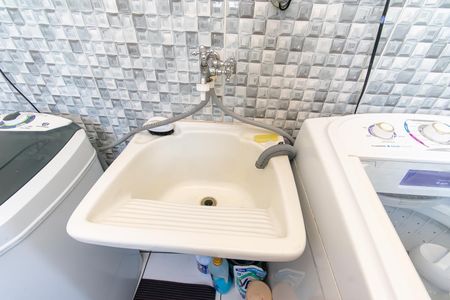 Casa à venda com 100m², 2 quartos e 2 vagasÁrea de Serviço