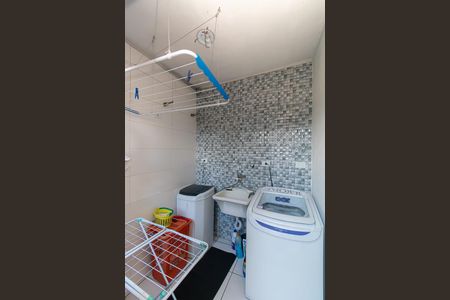 Casa à venda com 100m², 2 quartos e 2 vagasÁrea de Serviço