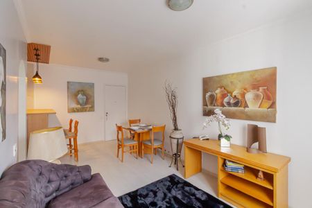 Sala de apartamento para alugar com 1 quarto, 45m² em Indianópolis, São Paulo