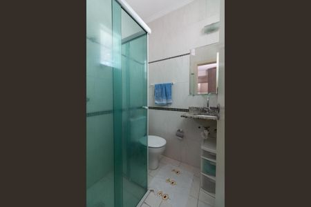 Casa à venda com 246m², 3 quartos e 4 vagasBanheiro 2