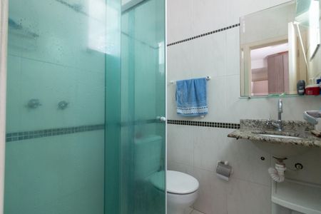 Casa à venda com 246m², 3 quartos e 4 vagasBanheiro 2