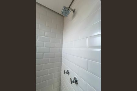 Apartamento à venda com 49m², 2 quartos e 1 vagaDetalhe do Banheiro da Suite