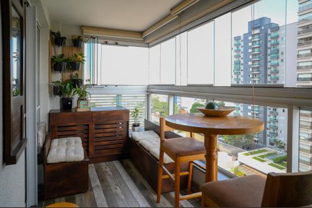 Apartamento para alugar com 68m², 2 quartos e 1 vaga Apartamento para alugar com 68m², 2 quartos e 1 vagaVaranda