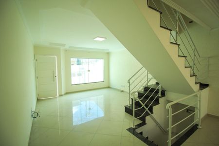 Casa à venda com 3 quartos, 162m² em Vila Invernada, São Paulo