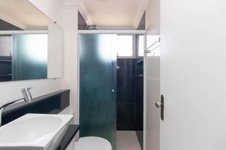 Banheiro Social de apartamento para alugar com 2 quartos, 65m² em Vila Leonor, São Paulo