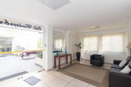 Apartamento à venda com 63m², 2 quartos e 2 vagasHall social