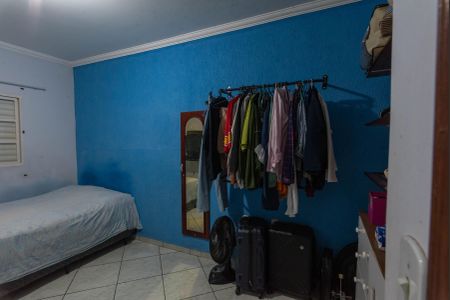 Casa à venda com 138m², 2 quartos e 2 vagasSuíte