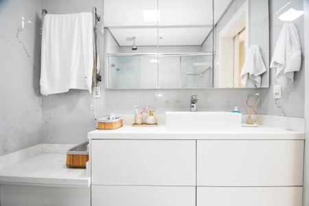 Apartamento à venda com 198m², 3 quartos e 2 vagasbanheiro quarto 2