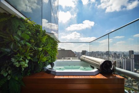 Apartamento à venda com 198m², 3 quartos e 2 vagasVaranda da sala com furo, churrasqueira e sauna