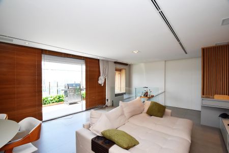 Sala de estar de apartamento à venda com 3 quartos, 198m² em Pinheiros, São Paulo