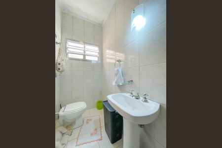 Casa à venda com 135m², 5 quartos e 10 vagasBanheiro da Suíte 2