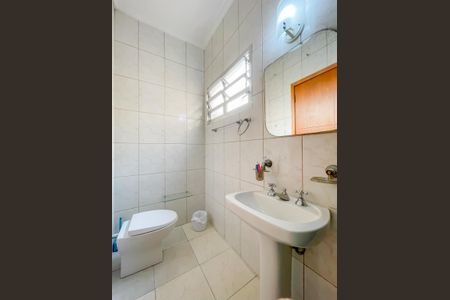 Casa à venda com 135m², 5 quartos e 10 vagasBanheiro da Suíte 4