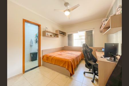 Casa à venda com 135m², 5 quartos e 10 vagasSuíte 1