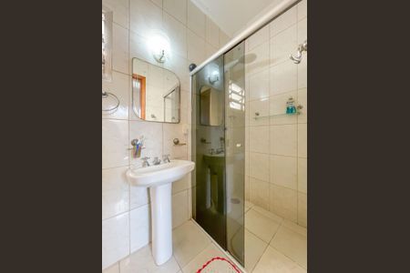 Casa à venda com 135m², 5 quartos e 10 vagasBanheiro da Suíte 4