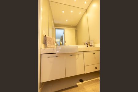 Apartamento à venda com 63m², 2 quartos e 1 vagaBanheiro da Suite