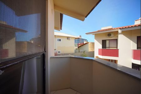 Casa de condomínio para alugar com 122m², 3 quartos e 2 vagasSacada