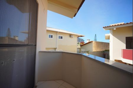 Casa de condomínio para alugar com 122m², 3 quartos e 2 vagasSacada