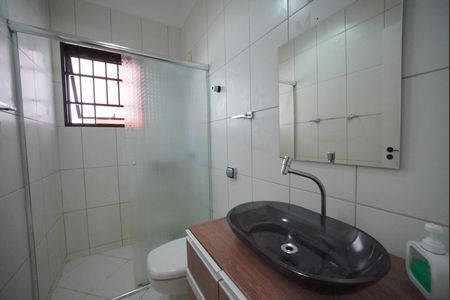 Casa de condomínio para alugar com 122m², 3 quartos e 2 vagasBanheiro