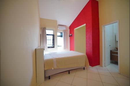 Casa de condomínio para alugar com 122m², 3 quartos e 2 vagasSuíte