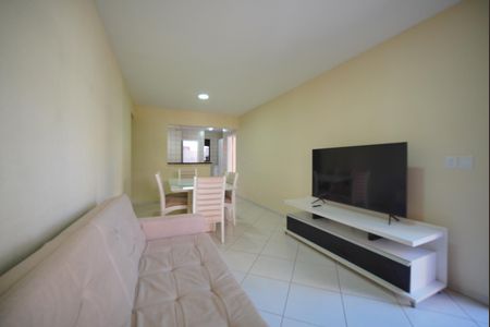 Casa de condomínio para alugar com 122m², 3 quartos e 2 vagasSala