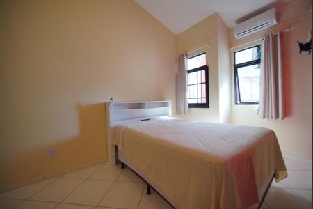 Casa de condomínio para alugar com 122m², 3 quartos e 2 vagasSuíte