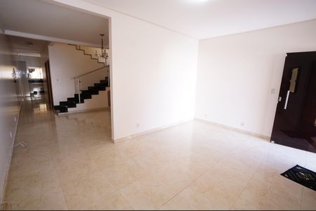 Casa para alugar com 4 quartos, 290m² em Jardim América, Goiânia