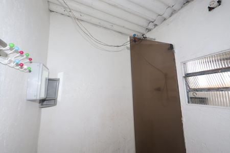 Banheiro de casa para alugar com 1 quarto, 28m² em Jardim Vila Formosa, São Paulo