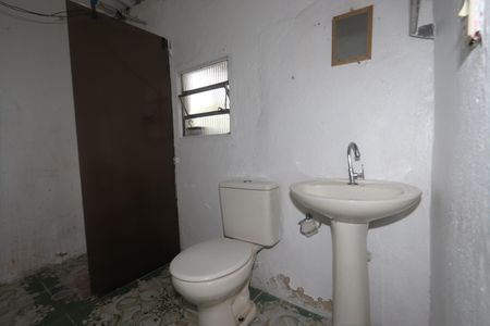 Banheiro de casa para alugar com 1 quarto, 28m² em Jardim Vila Formosa, São Paulo