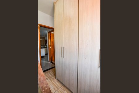 Quarto 2 de apartamento para alugar com 2 quartos, 45m² em Vila Vitória, Santo André