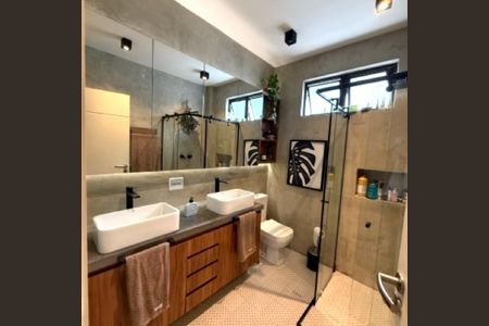 Casa à venda com 155m², 2 quartos e 2 vagasBanheiro