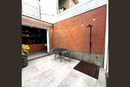 Casa à venda com 155m², 2 quartos e 2 vagasÁrea externa