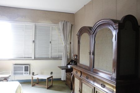 Apartamento à venda com 400m², 4 quartos e 3 vagasQuarto Suíte 2