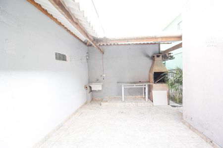 Casa para alugar com 60m², 2 quartos e sem vagaQuintal