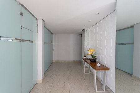 Apartamento à venda com 67m², 2 quartos e 1 vagaHall social 