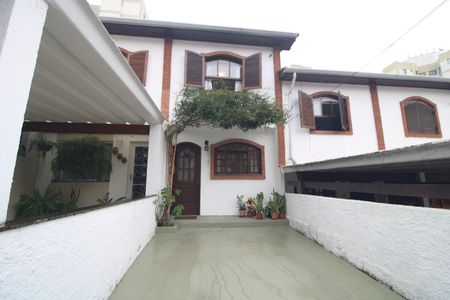 Casa de condomínio para alugar com 75m², 2 quartos e 2 vagasFachada