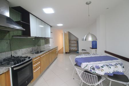 Casa de condomínio para alugar com 75m², 2 quartos e 2 vagasCozinha