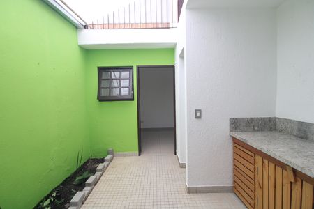 Casa de condomínio para alugar com 75m², 2 quartos e 2 vagasFundos da casa