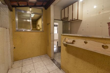 Apartamento à venda com 81m², 2 quartos e 1 vagaÁrea de Serviço