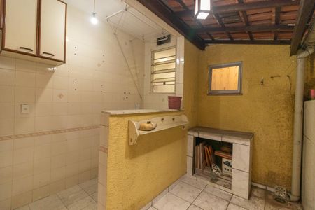 Apartamento à venda com 81m², 2 quartos e 1 vagaÁrea de Serviço