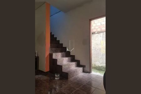 Casa à venda com 3 quartos, 100m² em Jardim Guanhembu, São Paulo