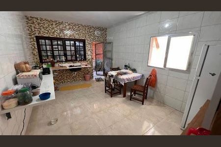 Casa à venda com 3 quartos, 100m² em Jardim Guanhembu, São Paulo