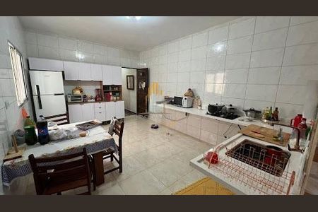 Casa à venda com 3 quartos, 100m² em Jardim Guanhembu, São Paulo