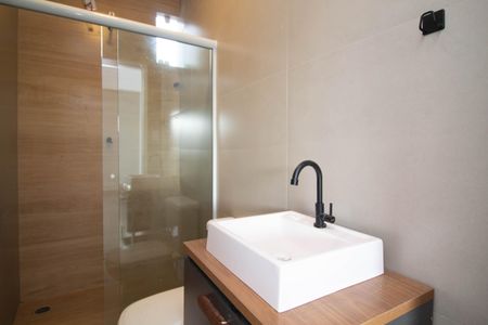 Banheiro de casa para alugar com 2 quartos, 90m² em Jardim Santa Mena, Guarulhos