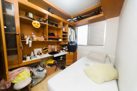 quarto 2 de apartamento à venda com 3 quartos, 60m² em Buritis, Belo Horizonte