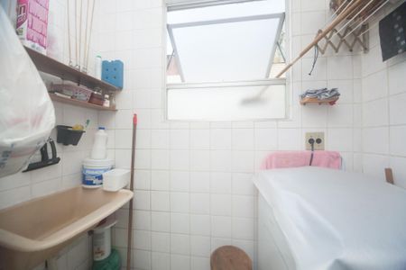 Apartamento à venda com 60m², 3 quartos e 1 vagaÁrea de Serviço