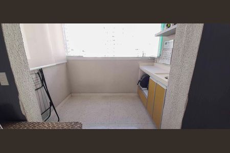 Apartamento para alugar com 60m², 3 quartos e 1 vagaSacada
