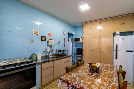 Casa à venda com 230m², 3 quartos e 2 vagasCozinha