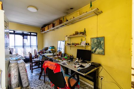 Casa à venda com 230m², 3 quartos e 2 vagasEscritório